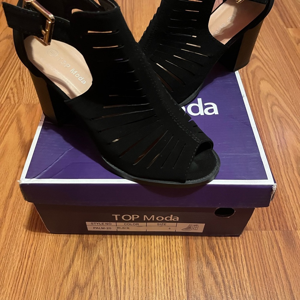 TOP Moda Black Cutout Heels